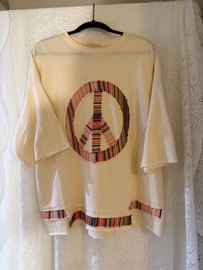 Easel Cream Short-Sleeve Tee with Multicolor Peace Patch